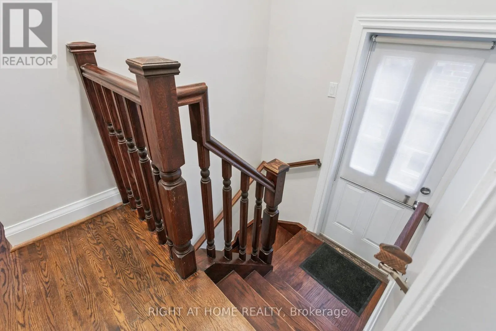 3 ROSENEATH GARDENS