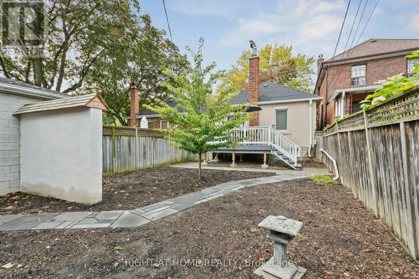 3 ROSENEATH GARDENS