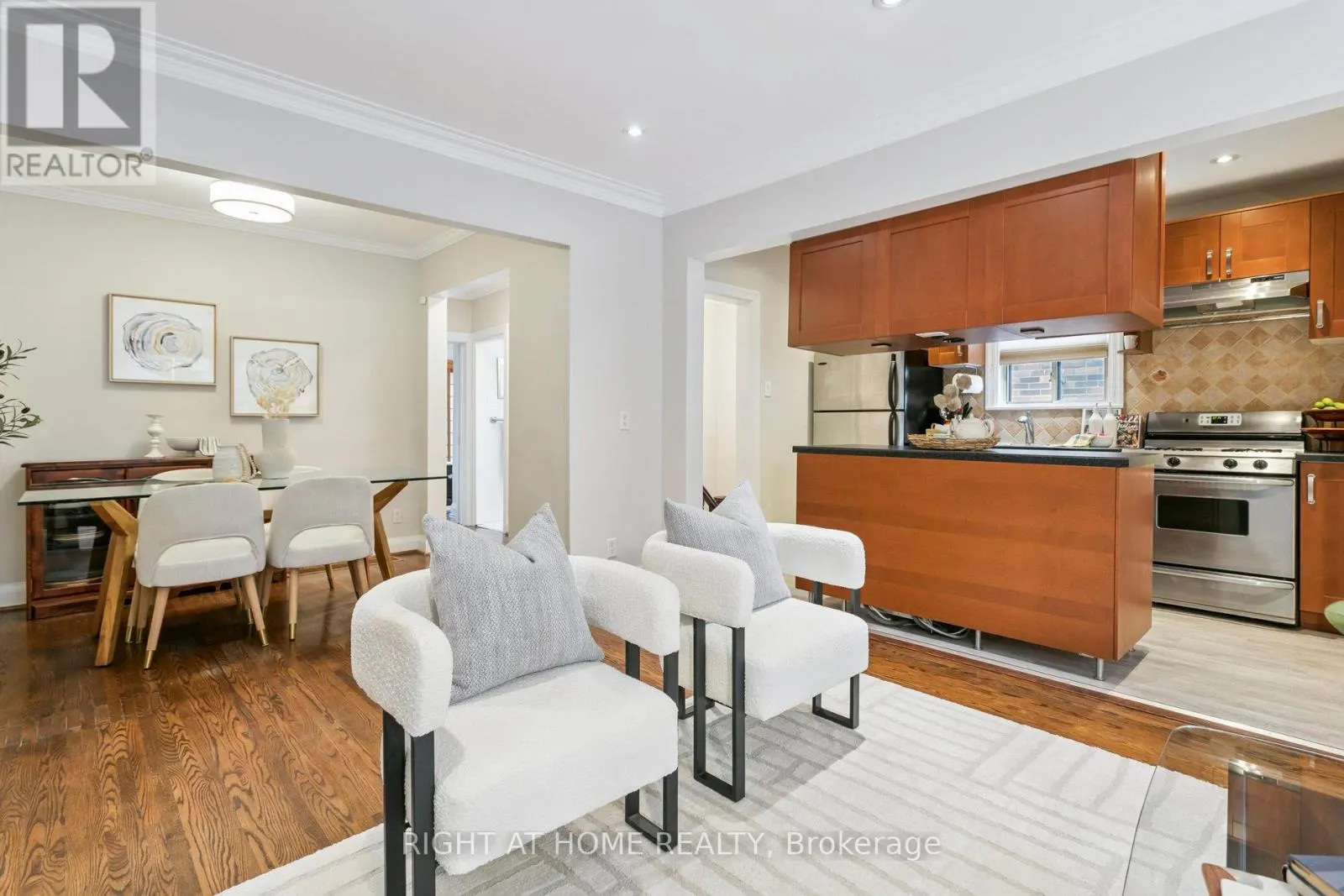 3 ROSENEATH GARDENS