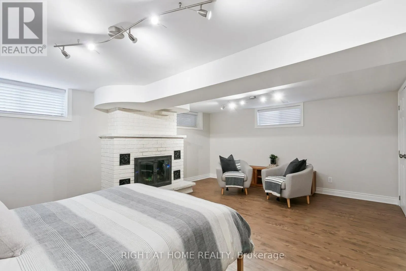 3 ROSENEATH GARDENS