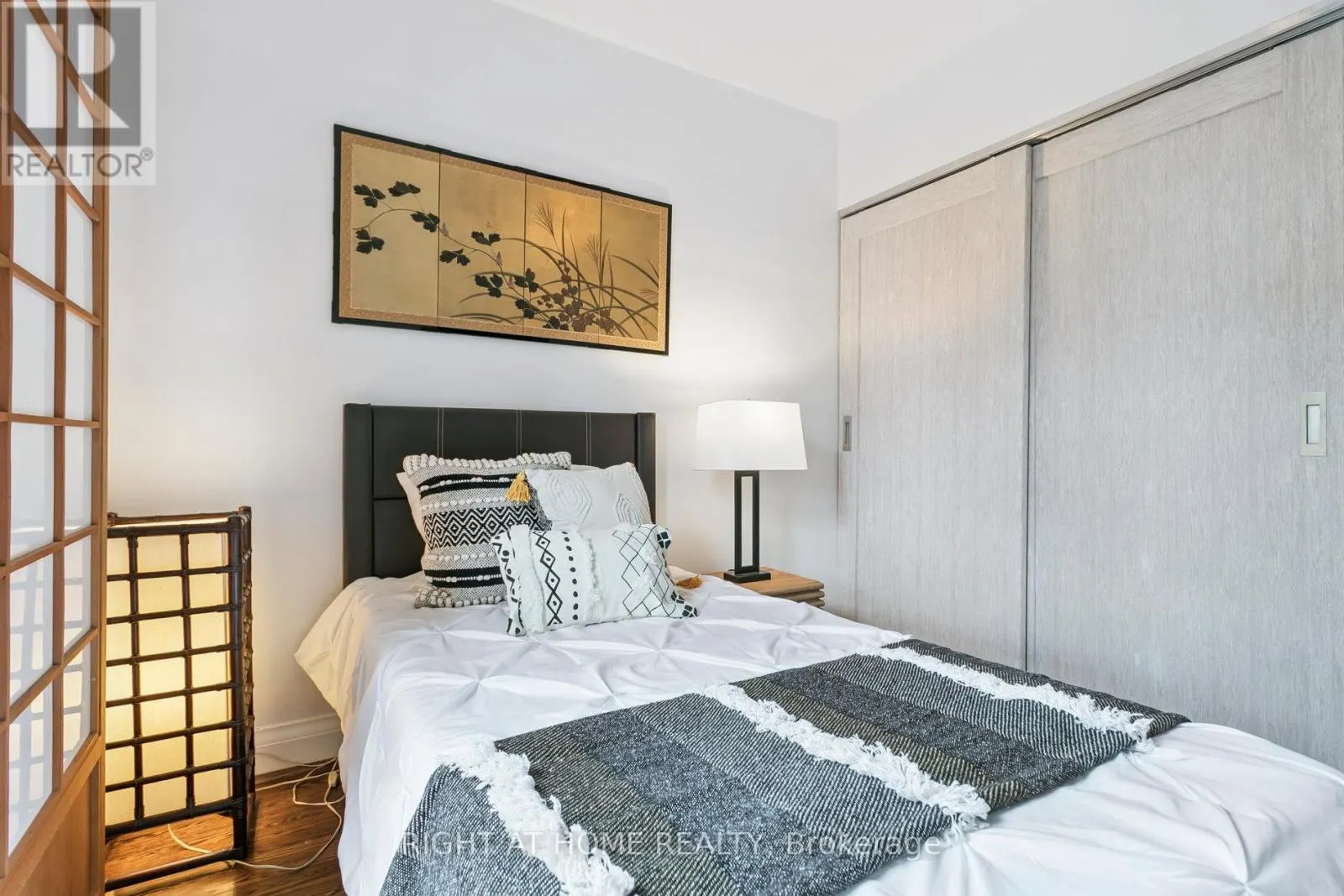 3 ROSENEATH GARDENS