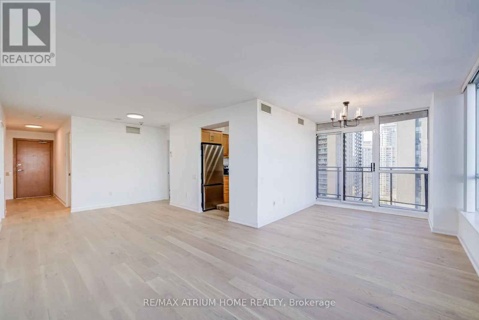 1810 - 33 SHEPPARD AVENUE E