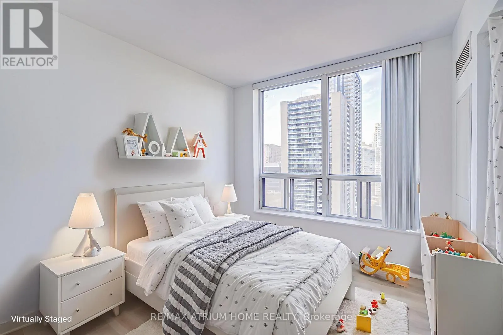 1810 - 33 SHEPPARD AVENUE E