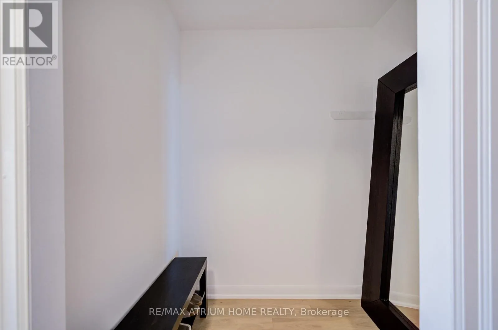 1810 - 33 SHEPPARD AVENUE E