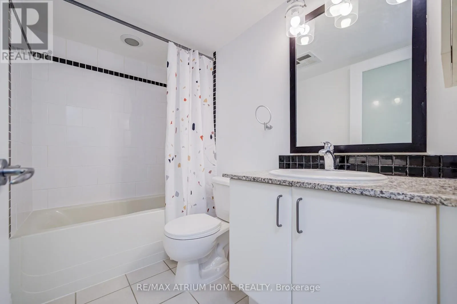 1810 - 33 SHEPPARD AVENUE E