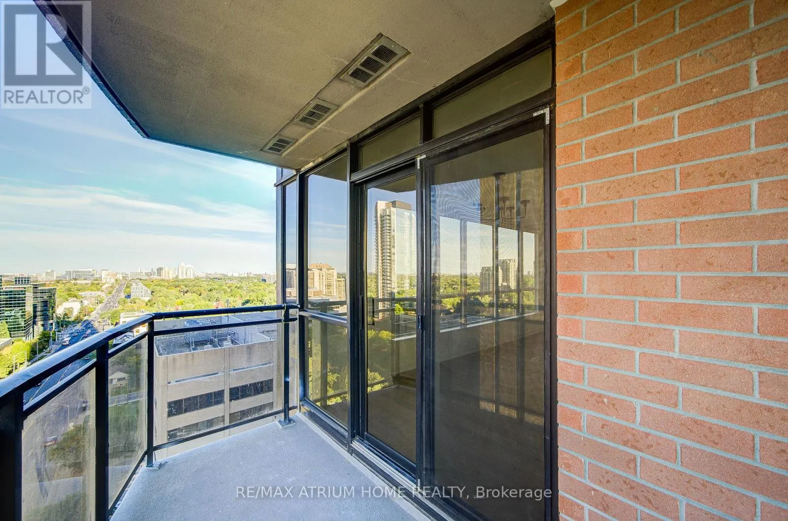 1810 - 33 SHEPPARD AVENUE E