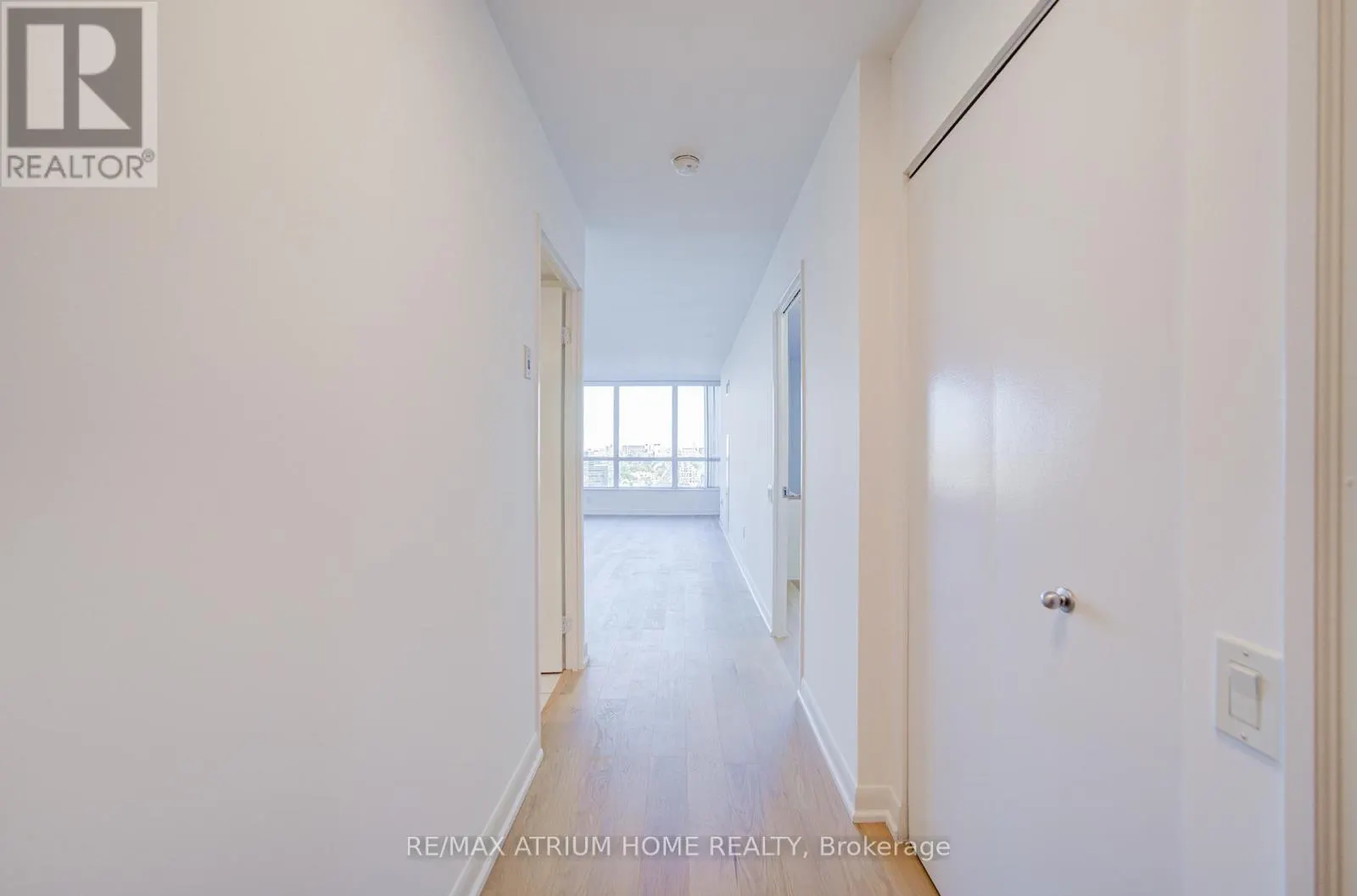 1810 - 33 SHEPPARD AVENUE E
