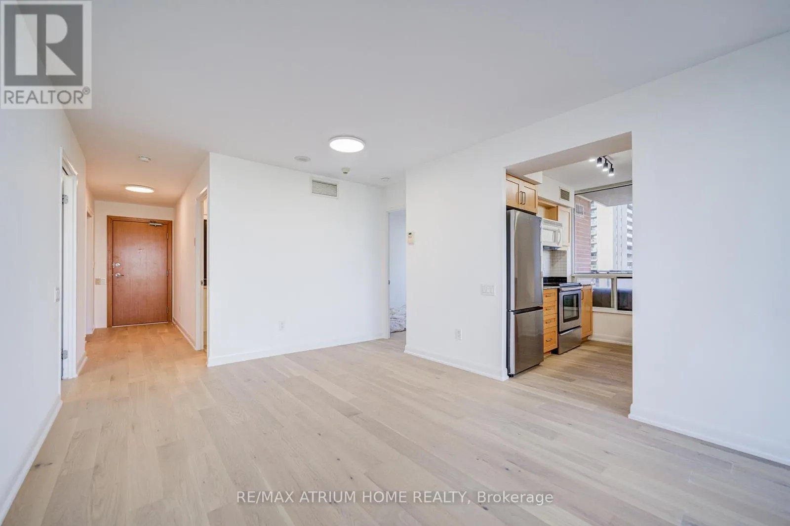 1810 - 33 SHEPPARD AVENUE E