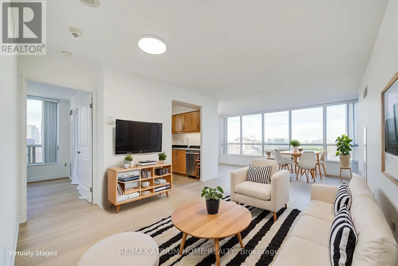 1810 - 33 SHEPPARD AVENUE E