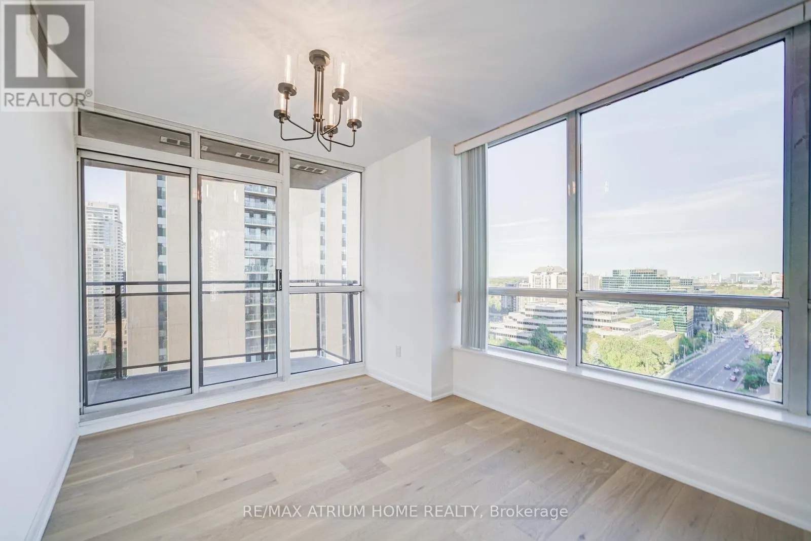 1810 - 33 SHEPPARD AVENUE E