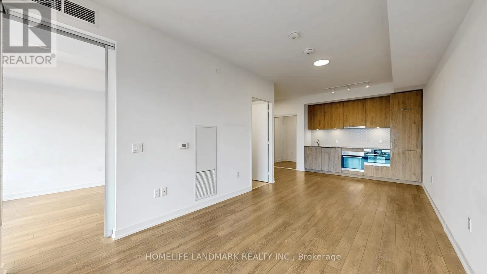 1101 - 158 FRONT STREET E