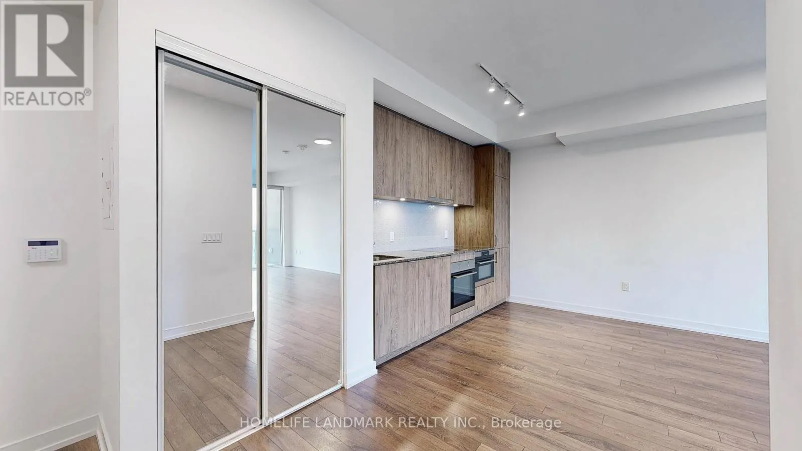 1101 - 158 FRONT STREET E