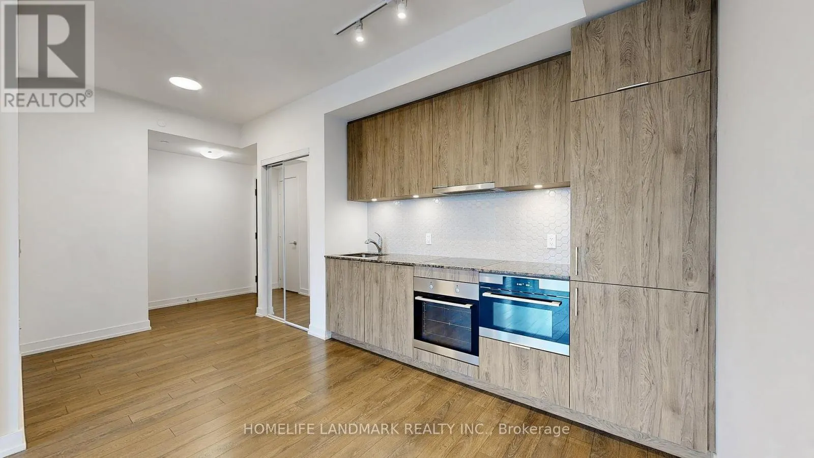 1101 - 158 FRONT STREET E