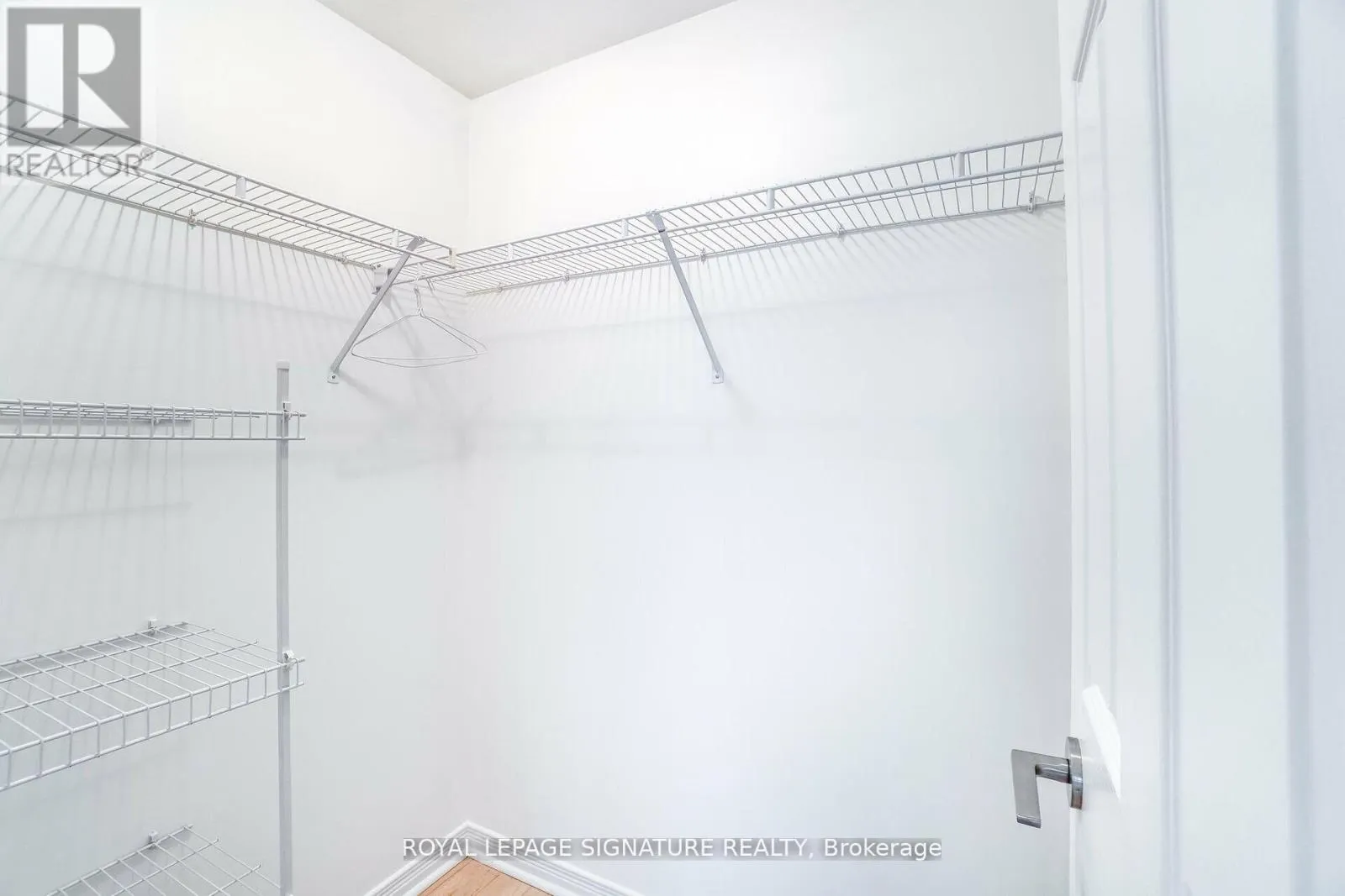 403 - 736 SPADINA AVENUE
