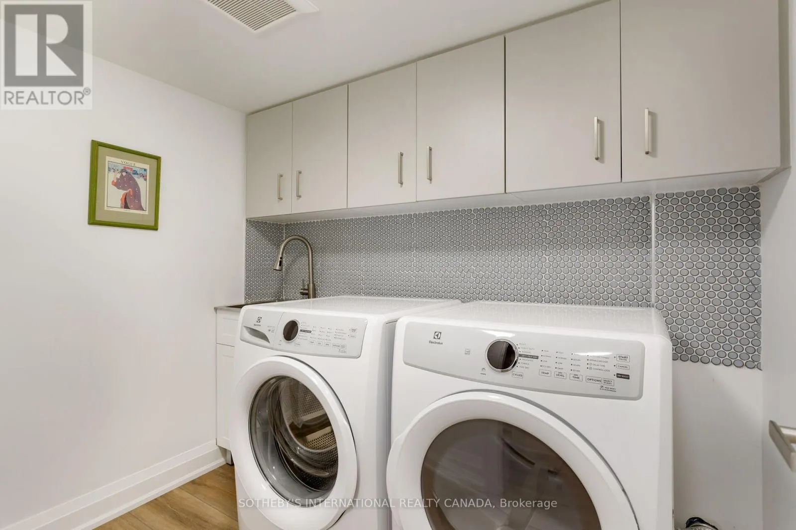 262 SPADINA ROAD