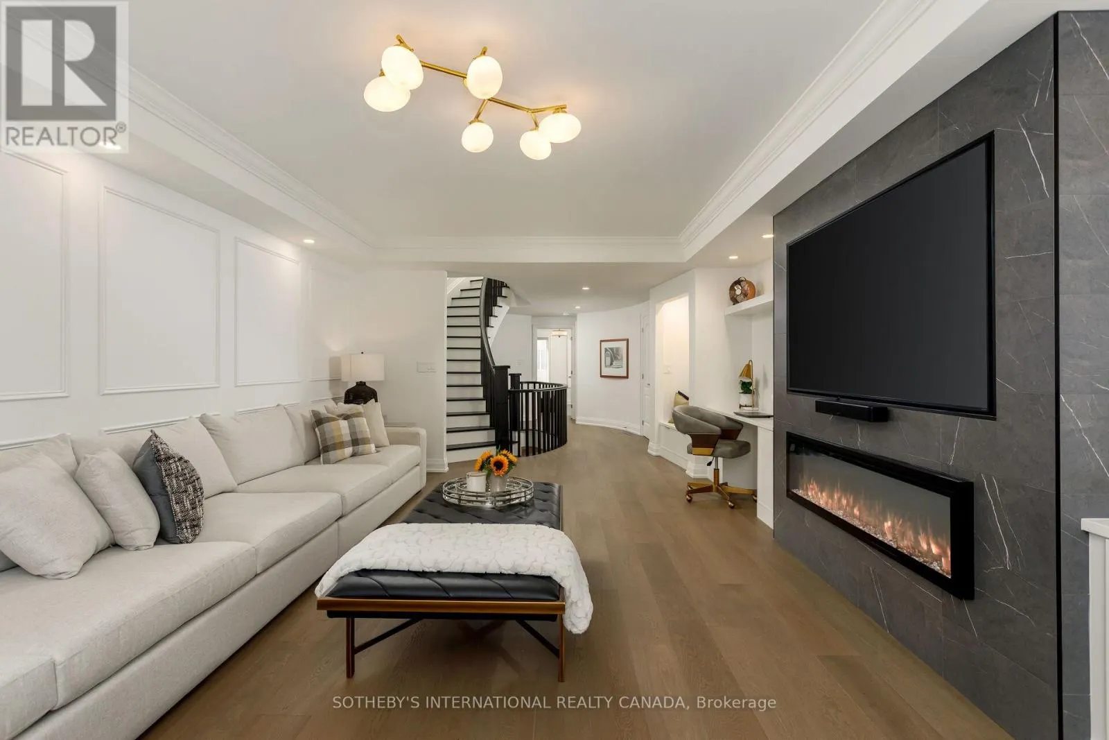 262 SPADINA ROAD
