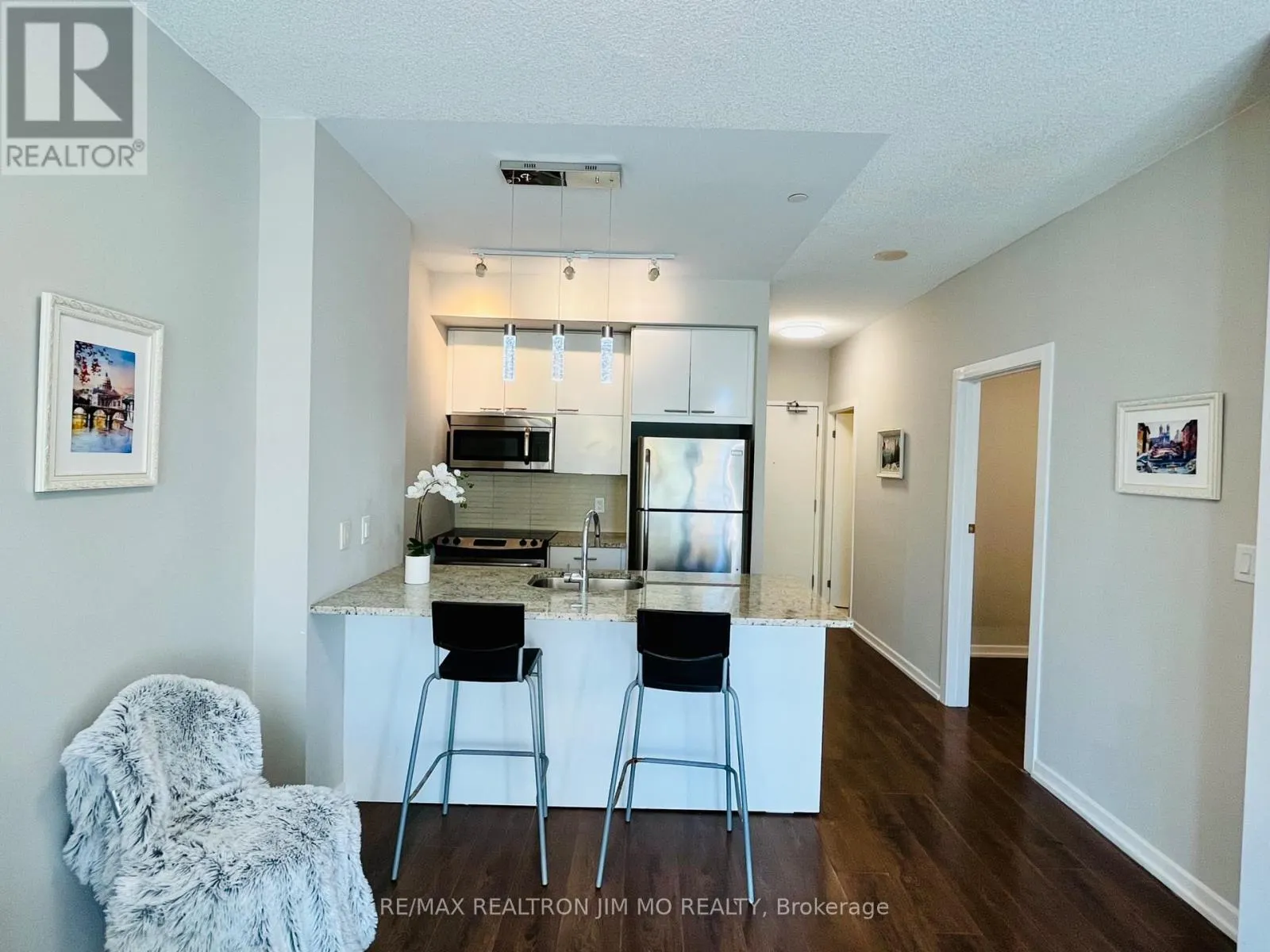 216 - 66 FOREST MANOR ROAD