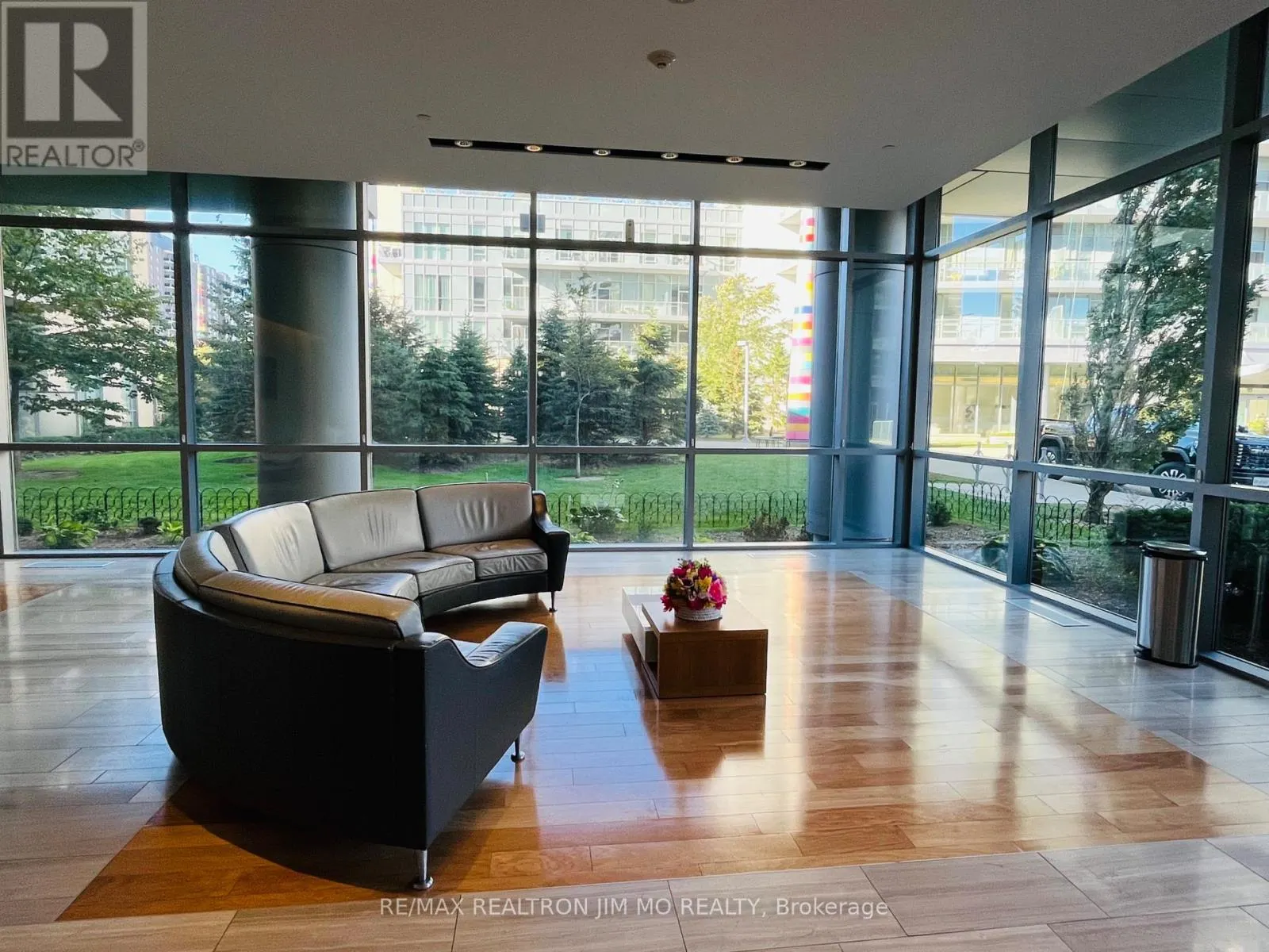 216 - 66 FOREST MANOR ROAD