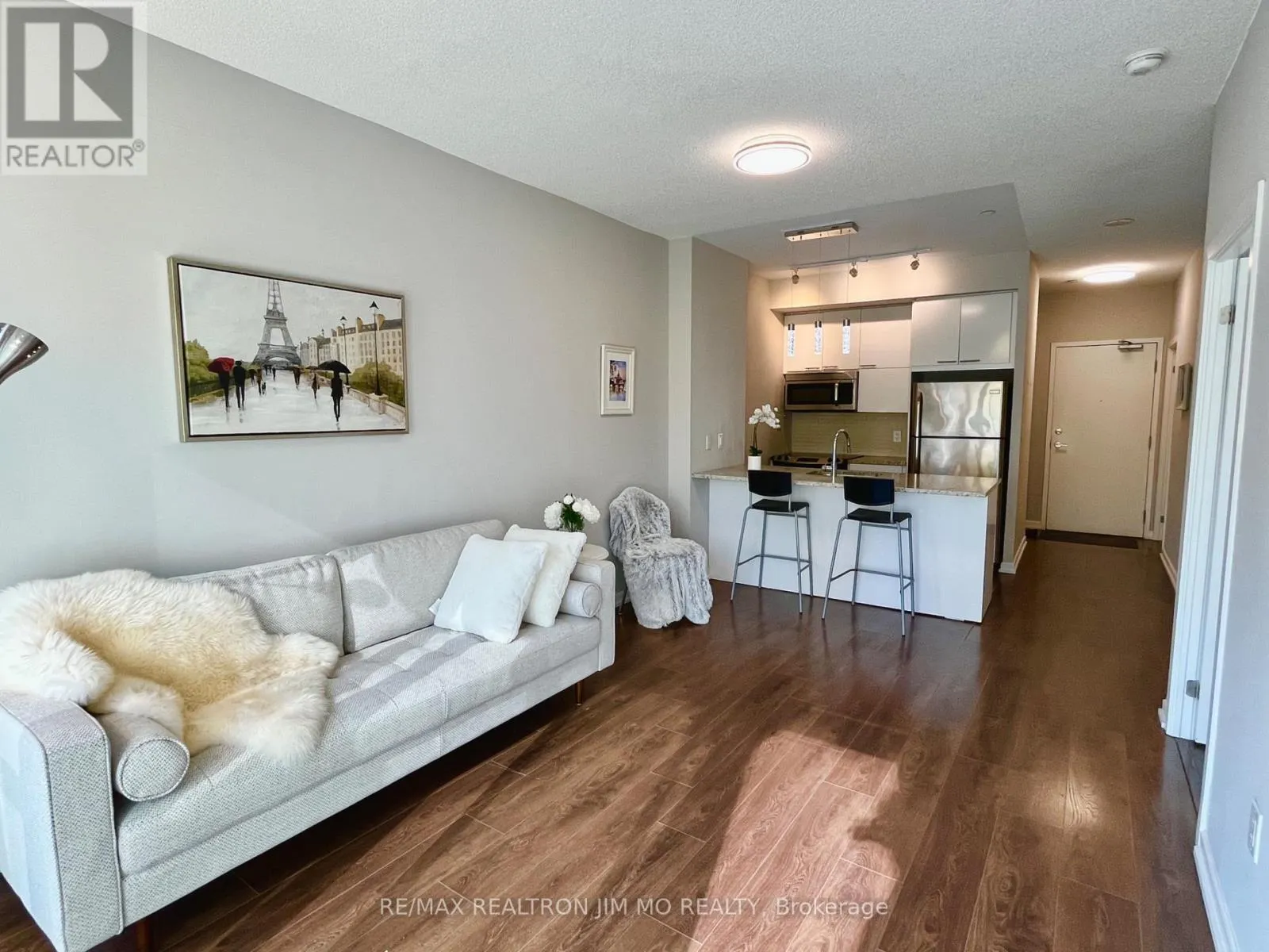 216 - 66 FOREST MANOR ROAD