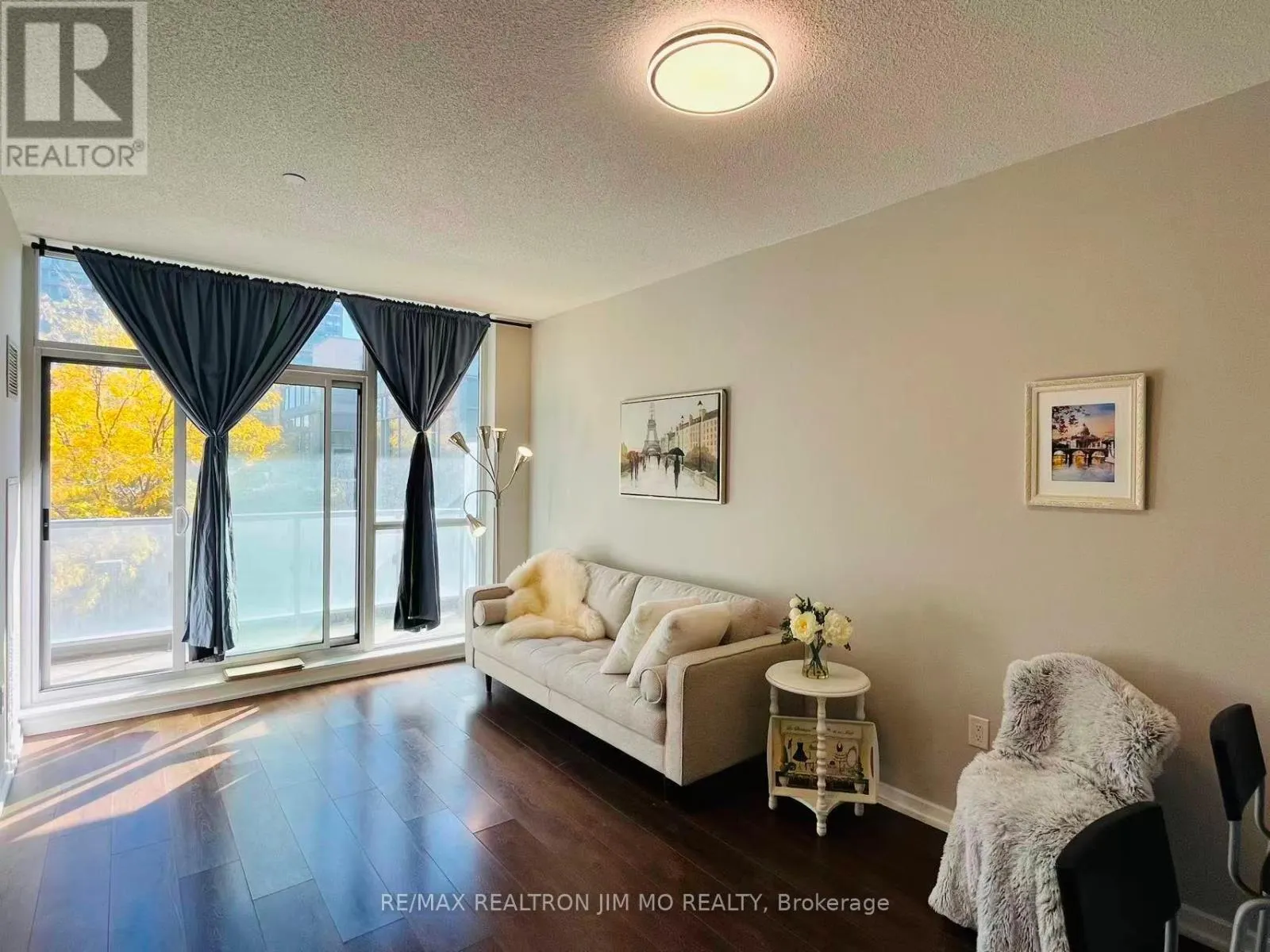 216 - 66 FOREST MANOR ROAD