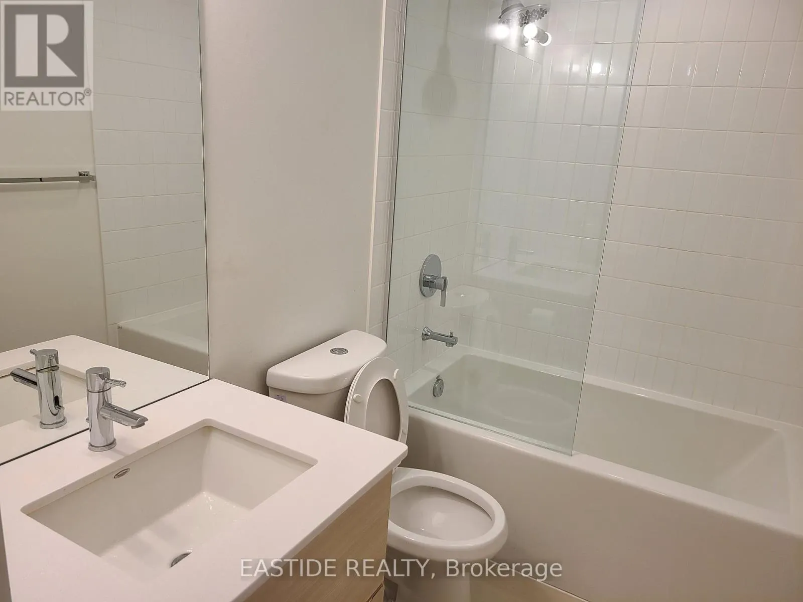 1512 - 210 SIMCOE STREET