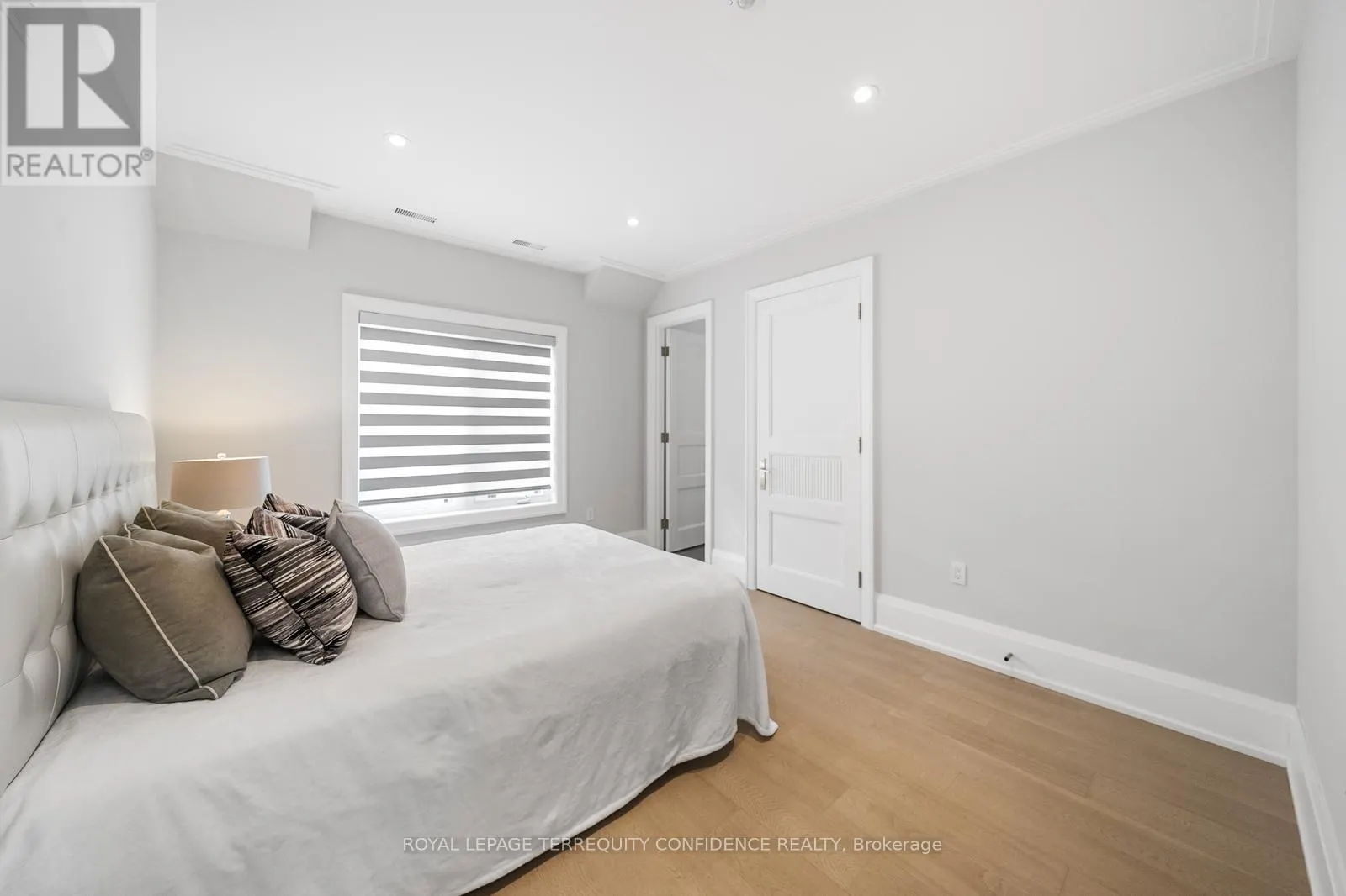 190 HOUNSLOW AVENUE