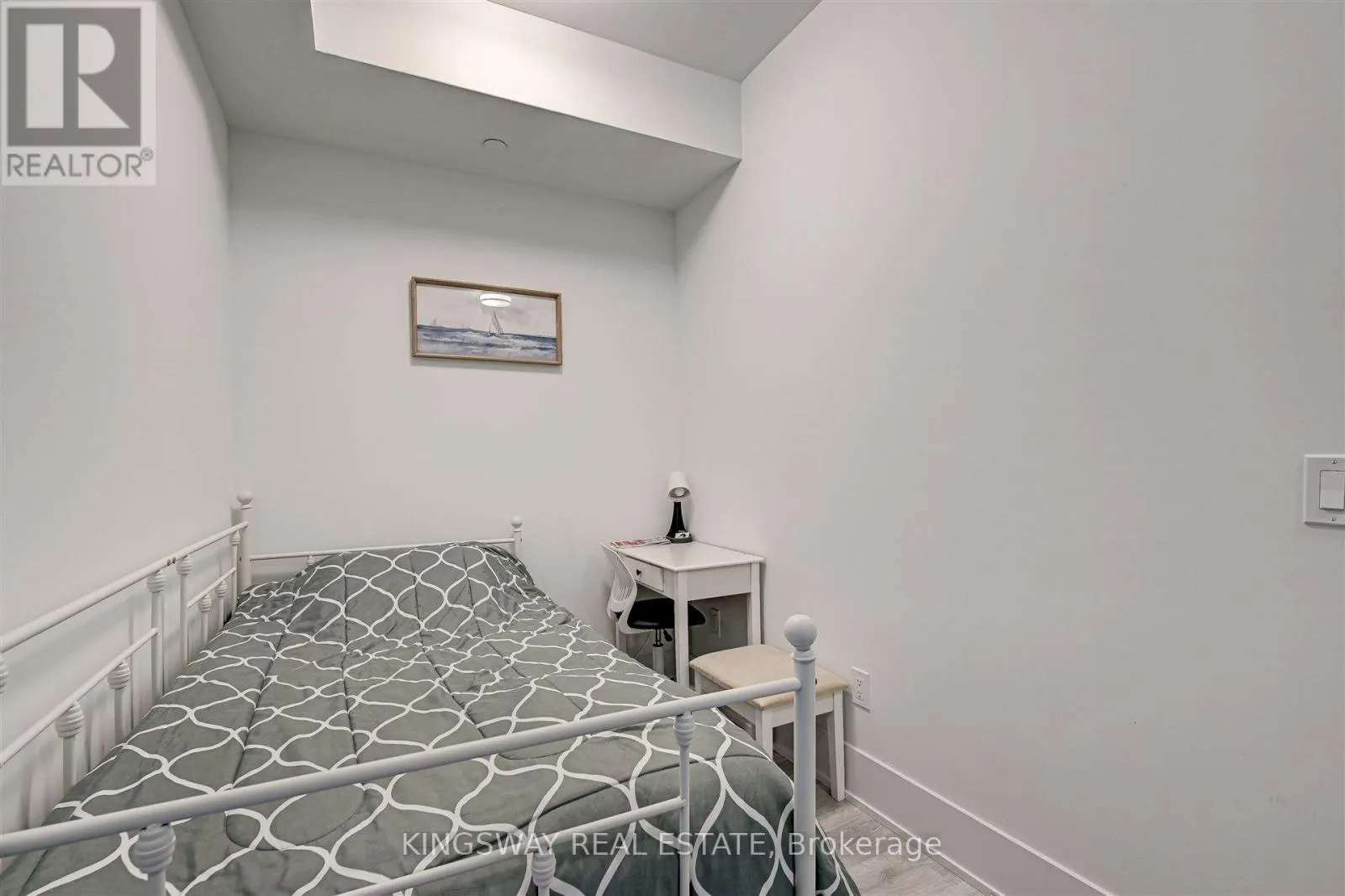 470 FRONT STREET W