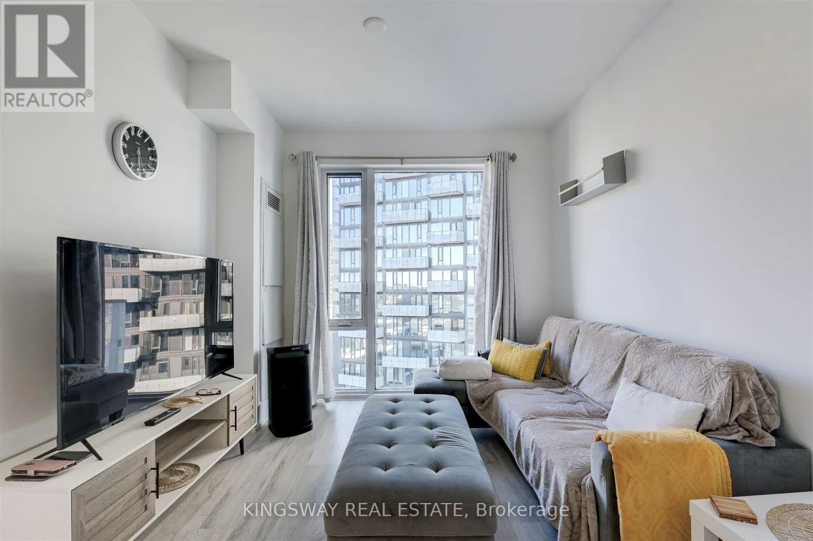 470 FRONT STREET W
