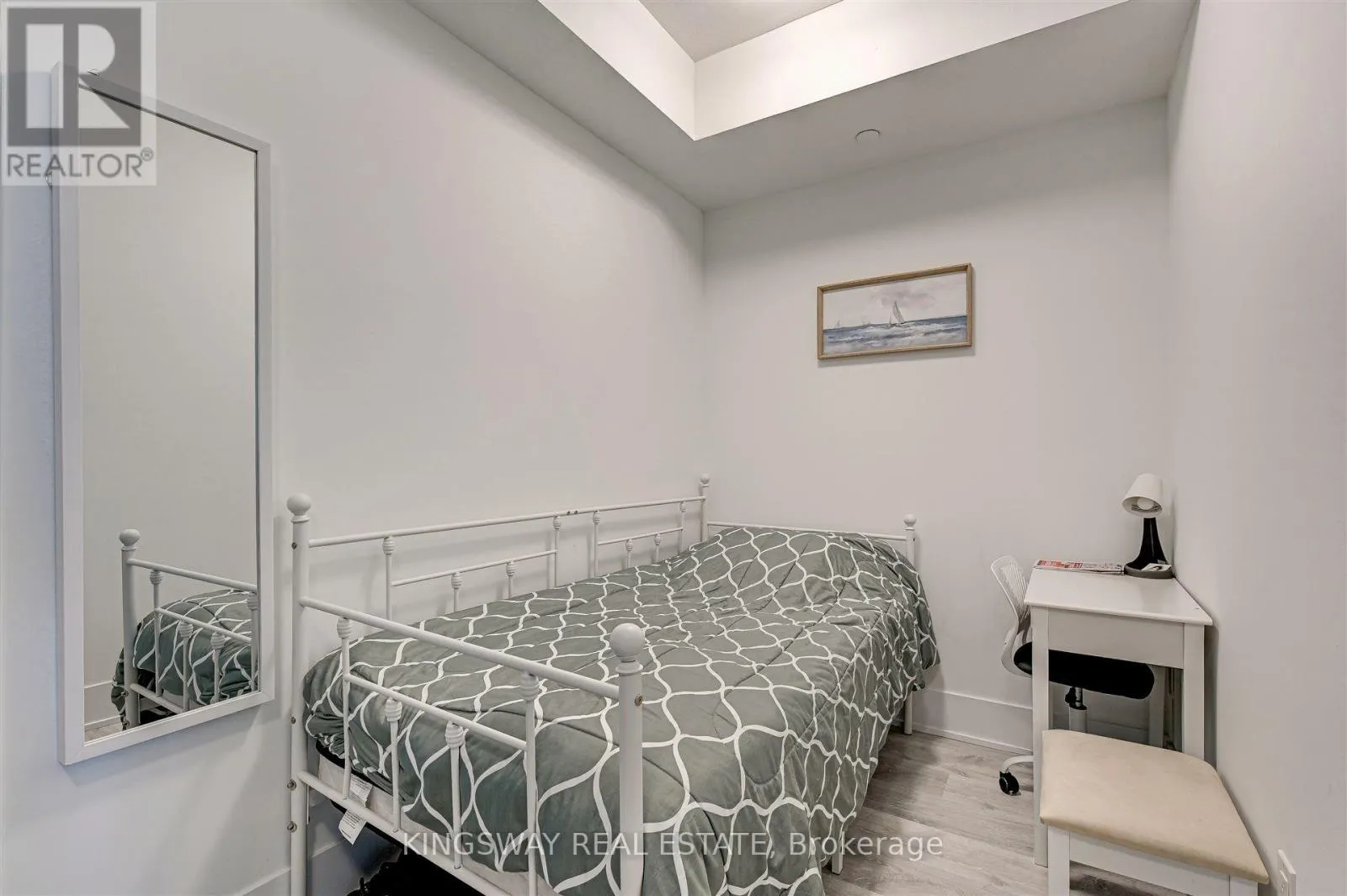 470 FRONT STREET W