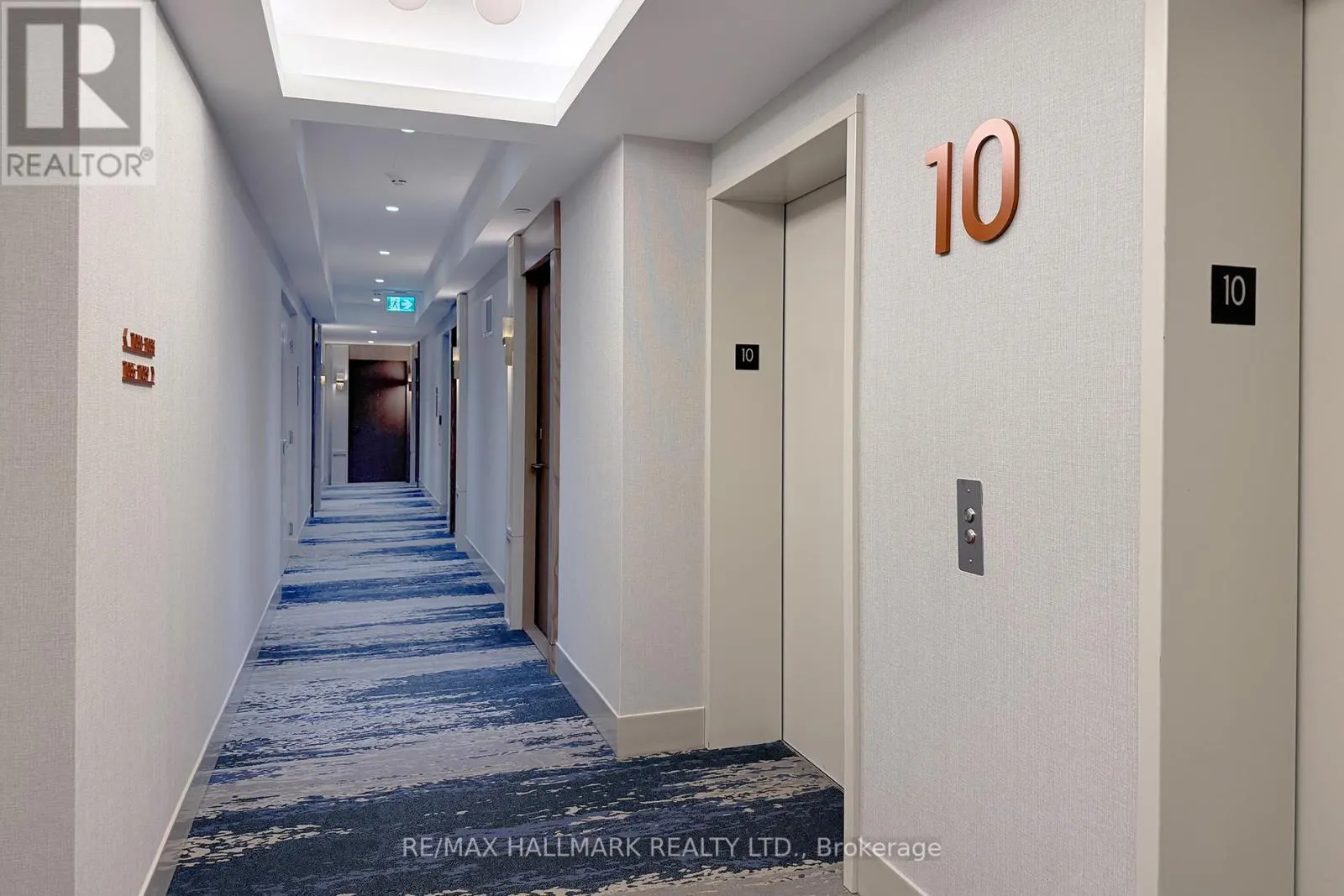 1037 - 20 INN ON THE PARK DRIVE