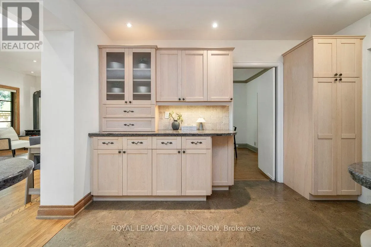 253 OLD FOREST HILL