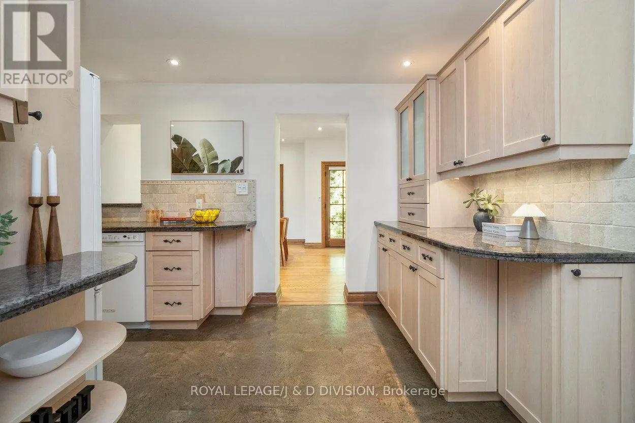 253 OLD FOREST HILL