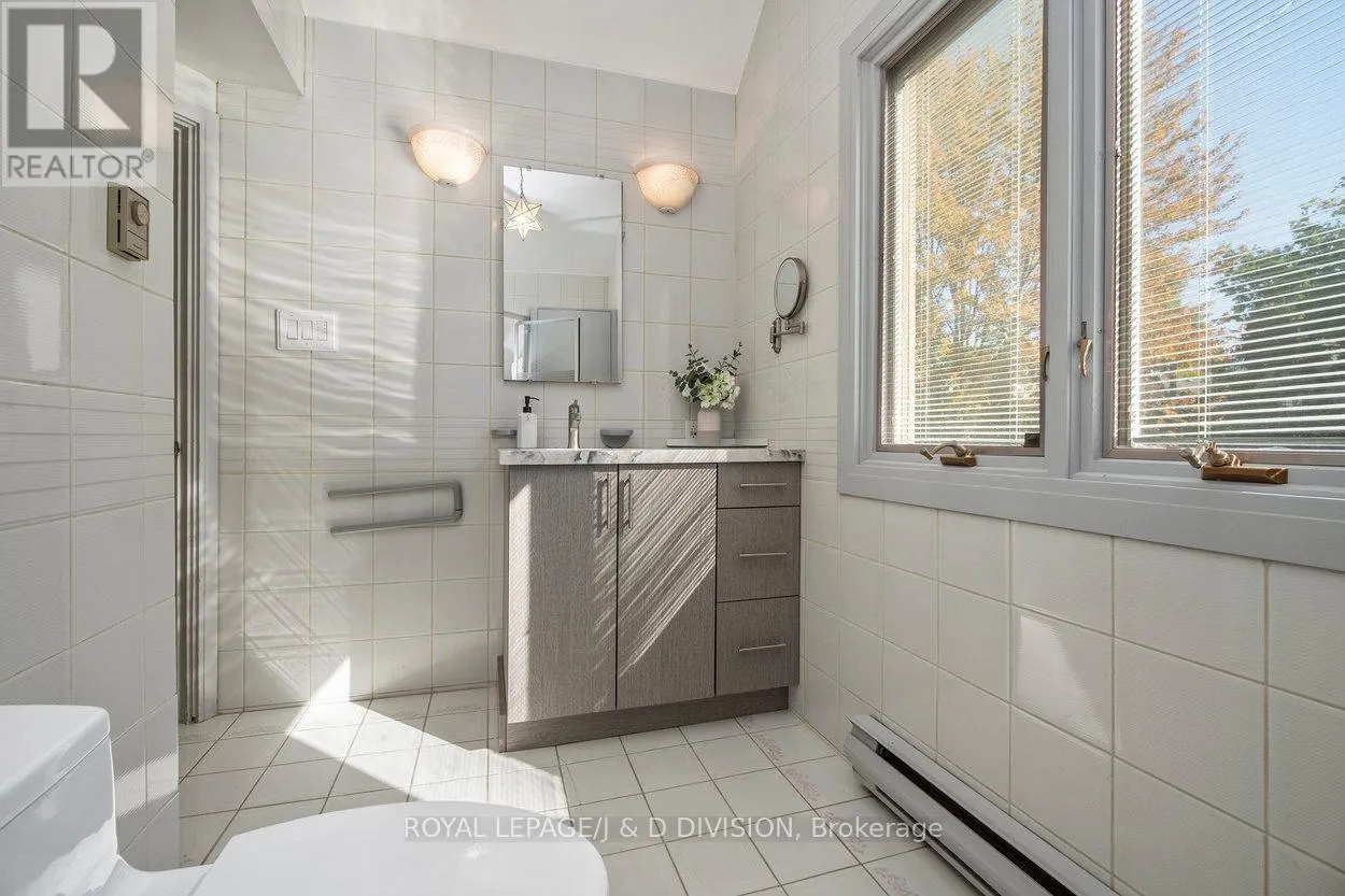 253 OLD FOREST HILL