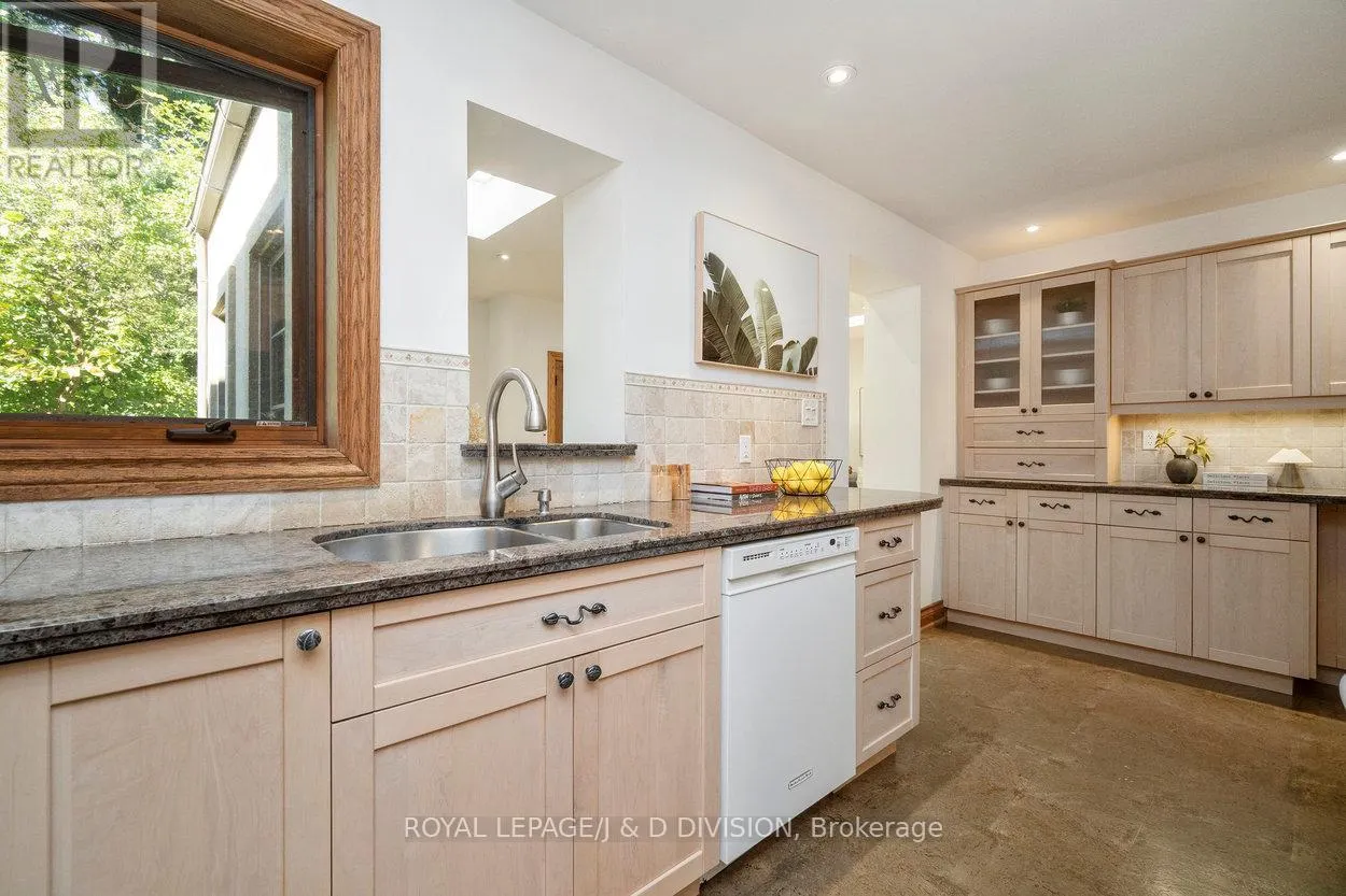253 OLD FOREST HILL