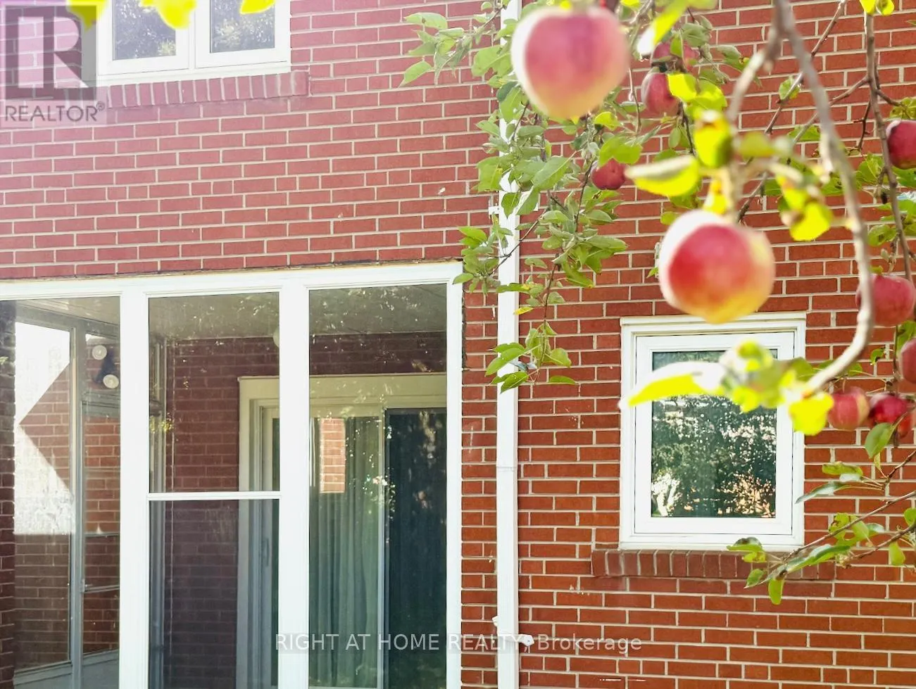 44 PRESTWICK CRESCENT