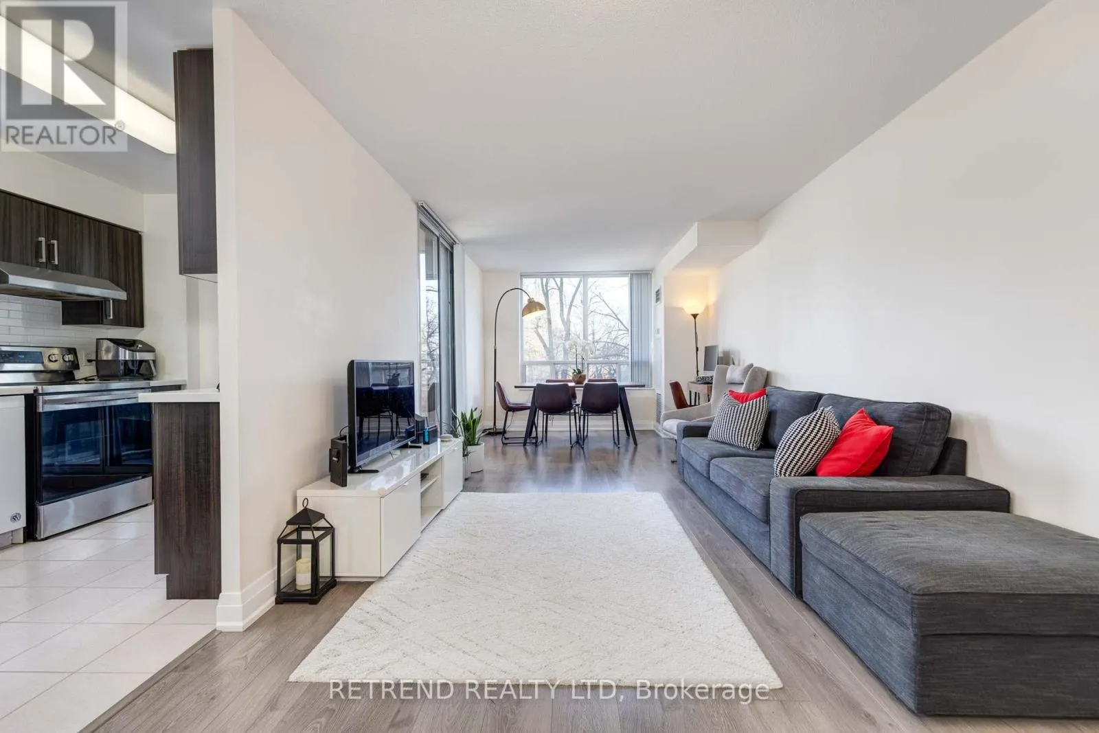 305 - 256 DORIS AVENUE