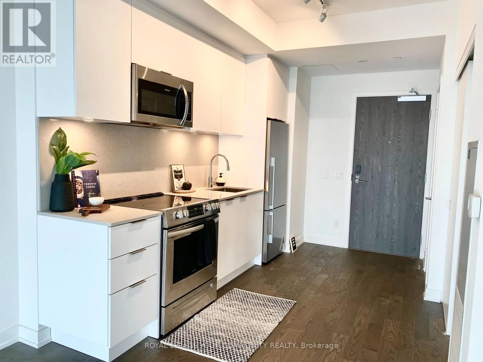 2701 - 25 RICHMOND STREET E