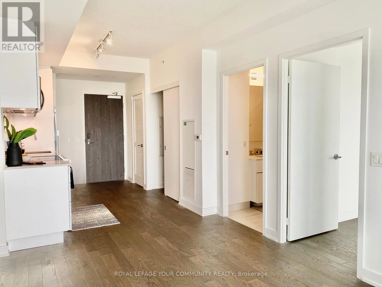 2701 - 25 RICHMOND STREET E