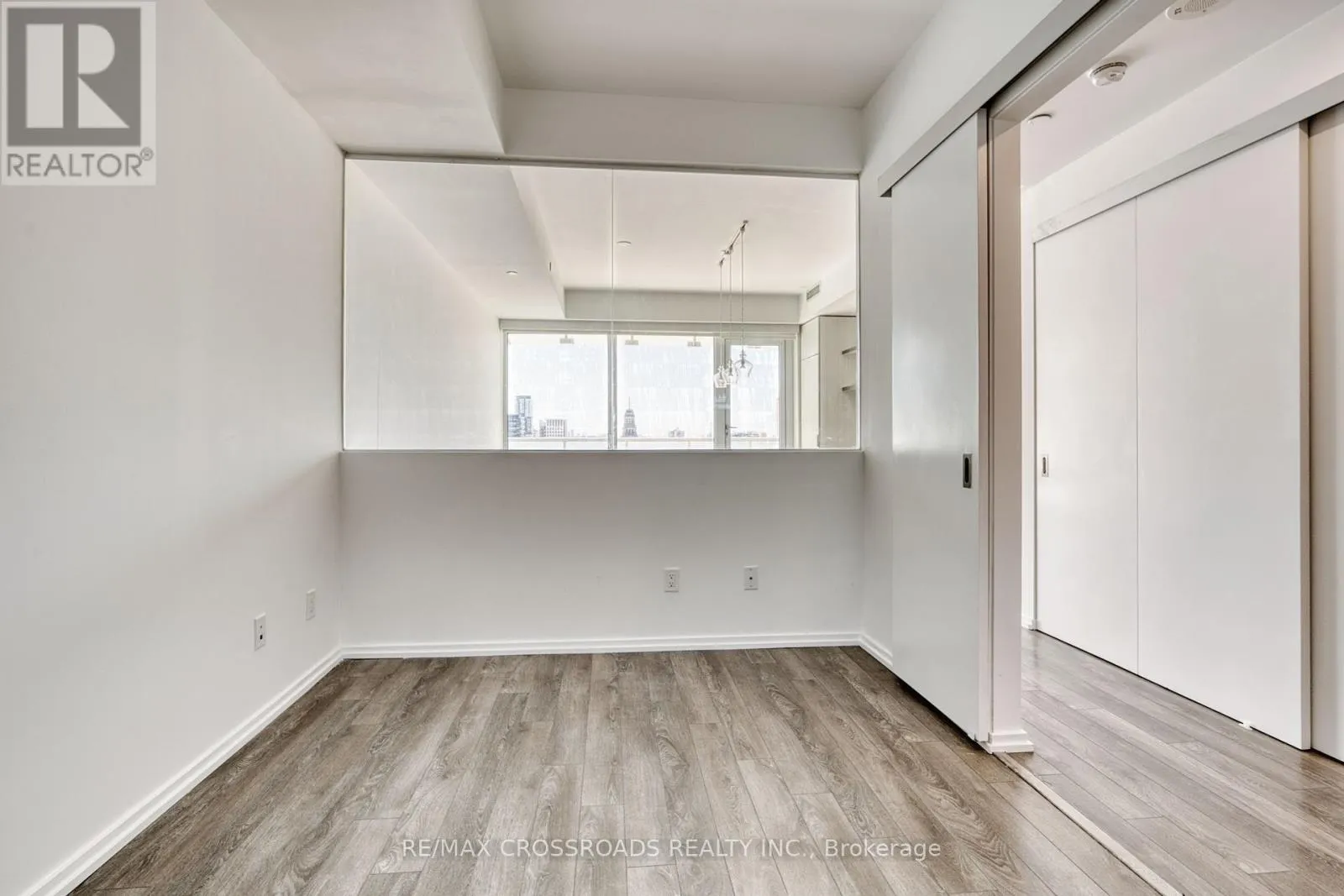 1510 - 197 YONGE STREET
