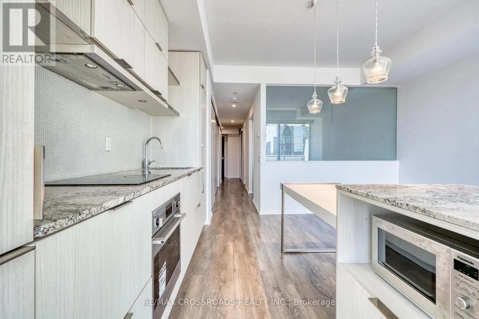 1510 - 197 YONGE STREET