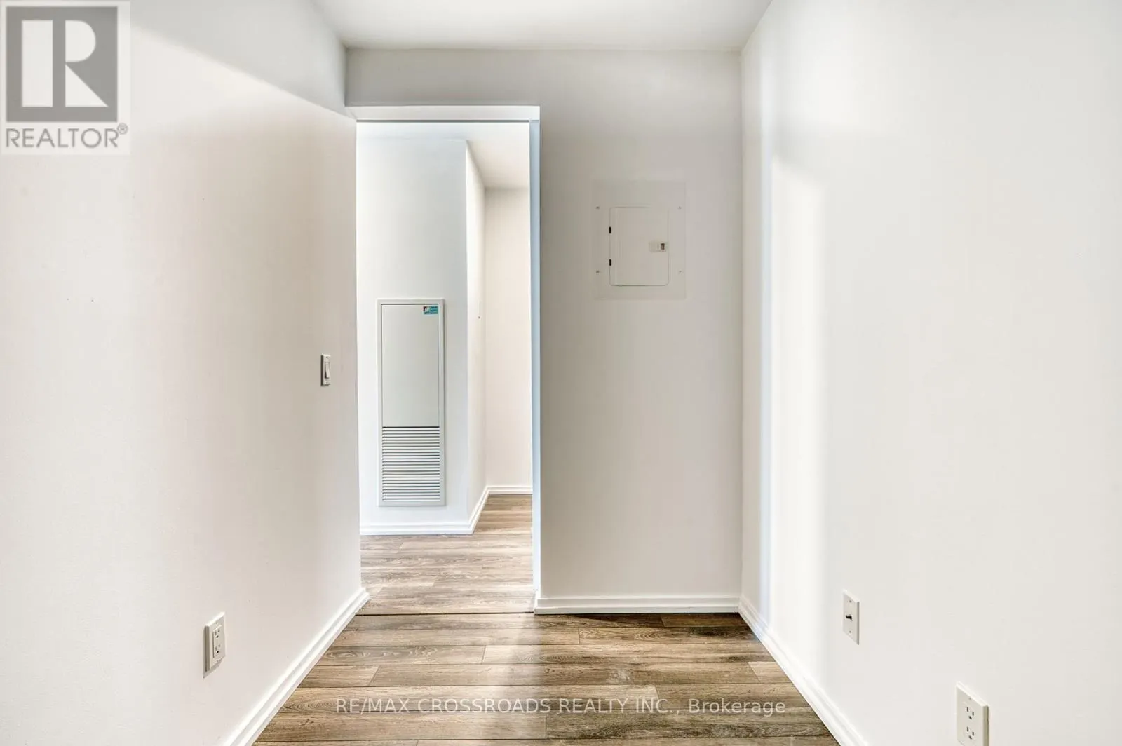 1510 - 197 YONGE STREET