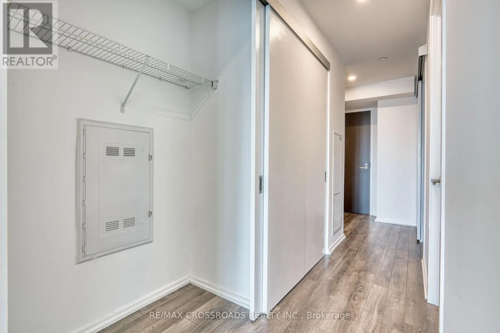 1510 - 197 YONGE STREET