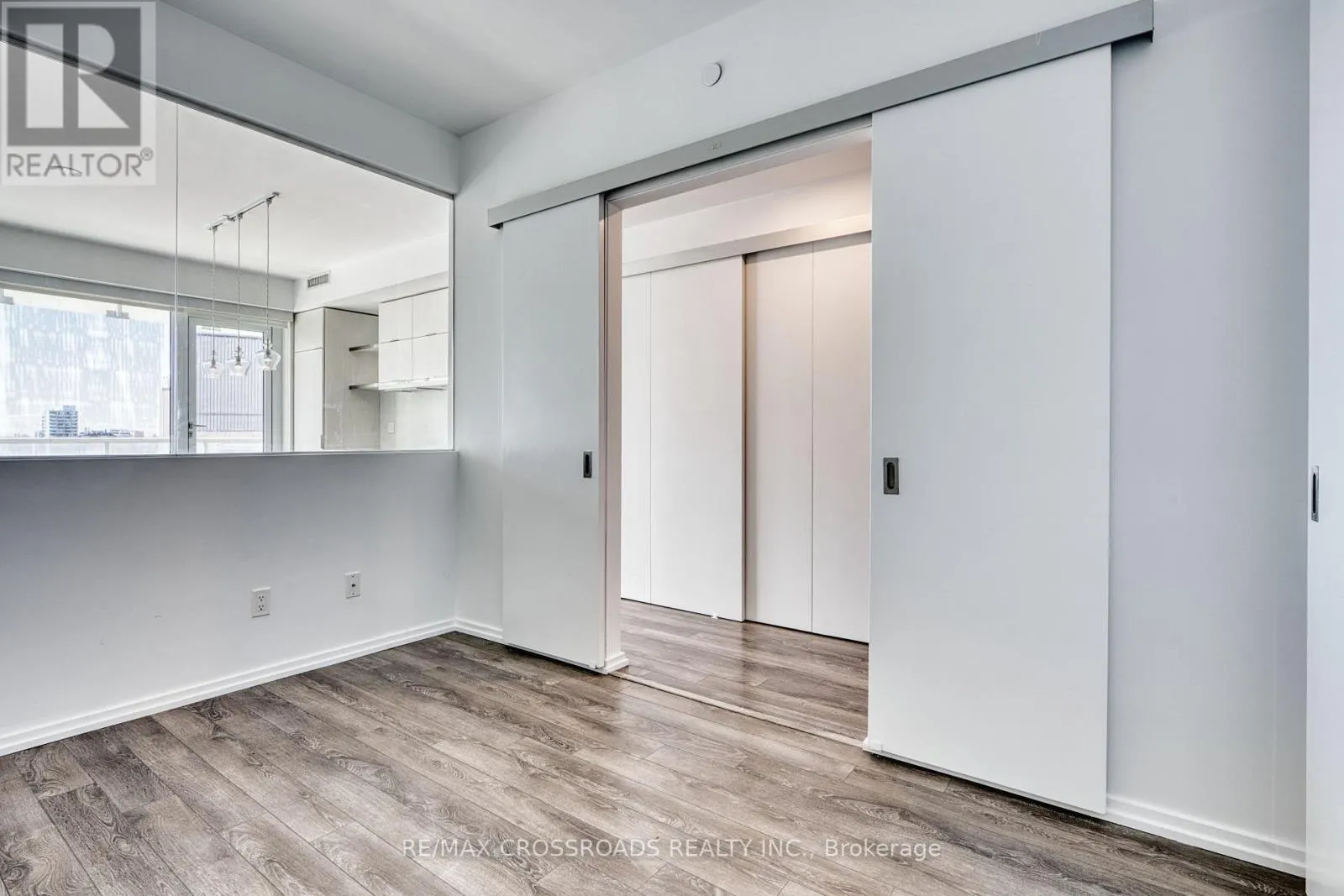 1510 - 197 YONGE STREET