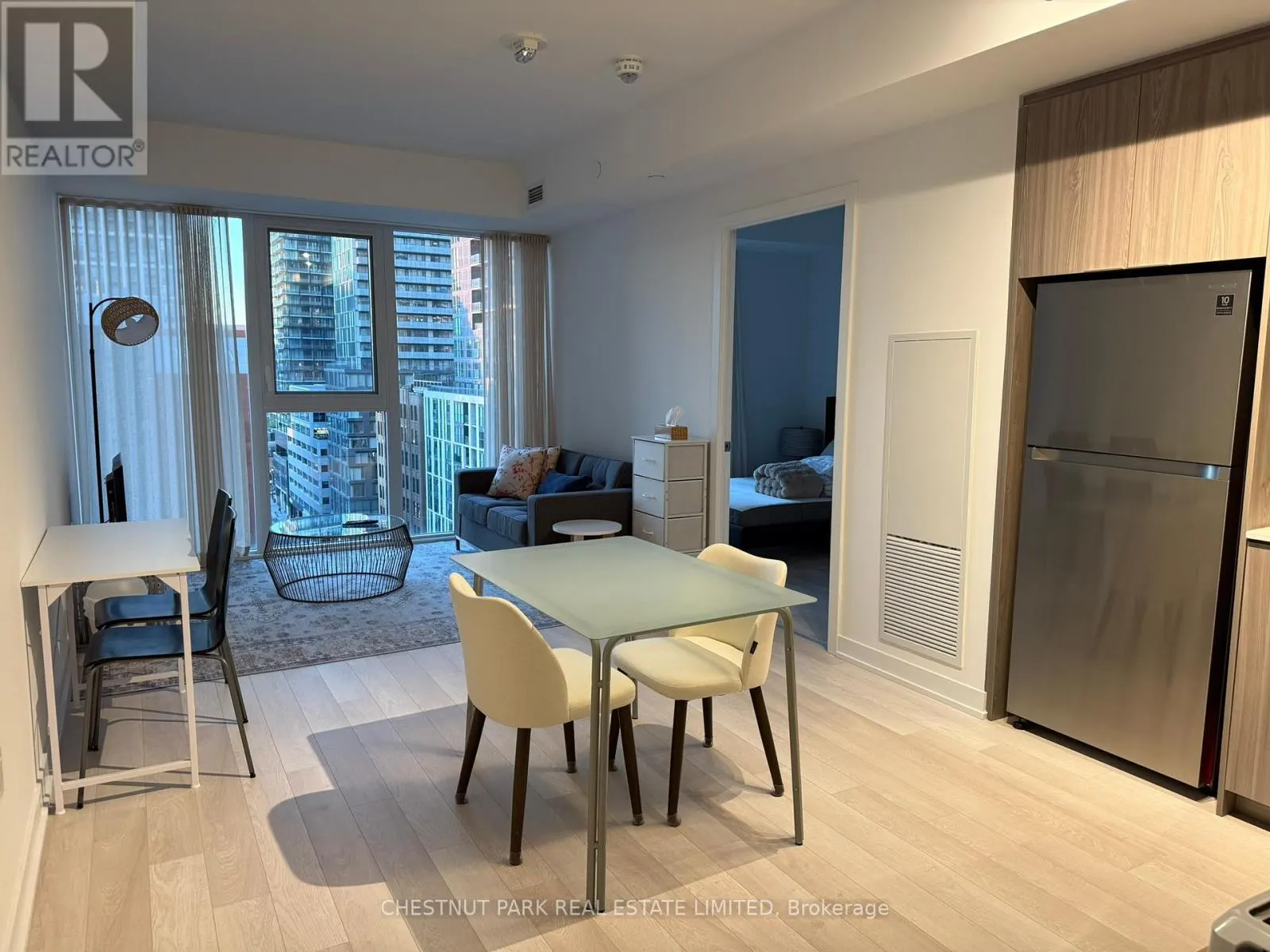 1202 - 357 KING STREET W