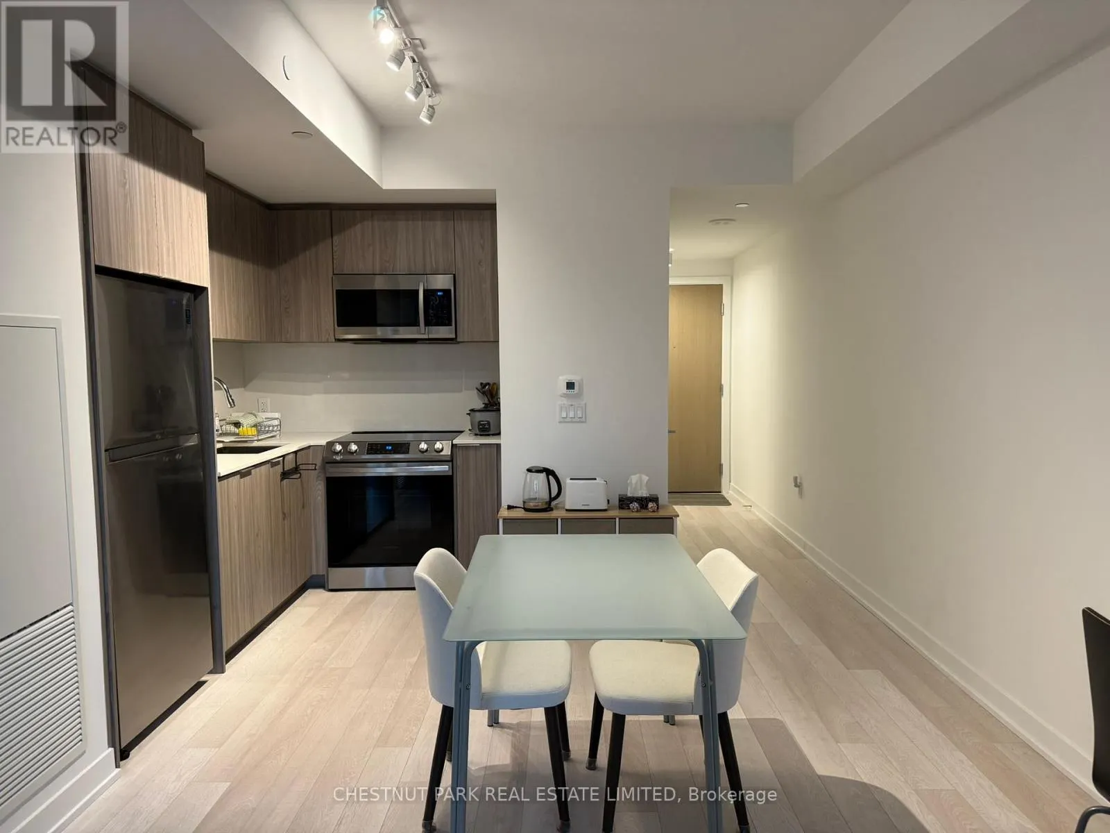 1202 - 357 KING STREET W