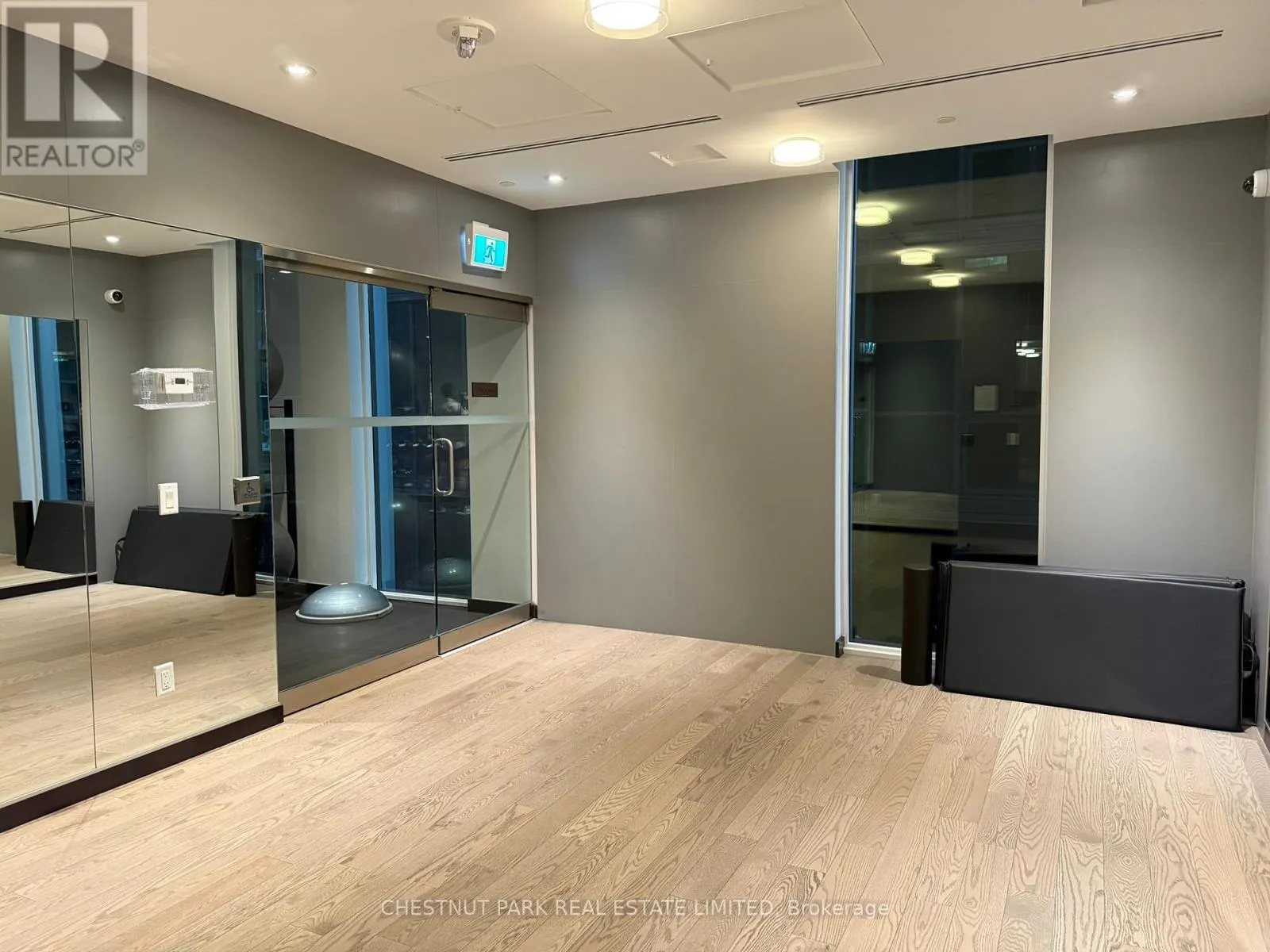 1202 - 357 KING STREET W