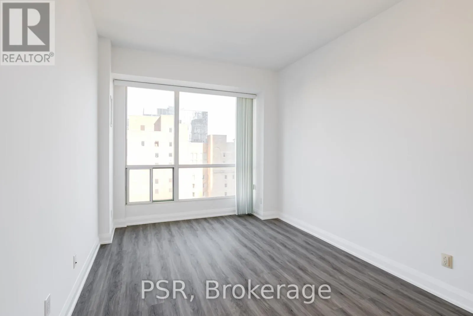 1816 - 7 KING STREET E
