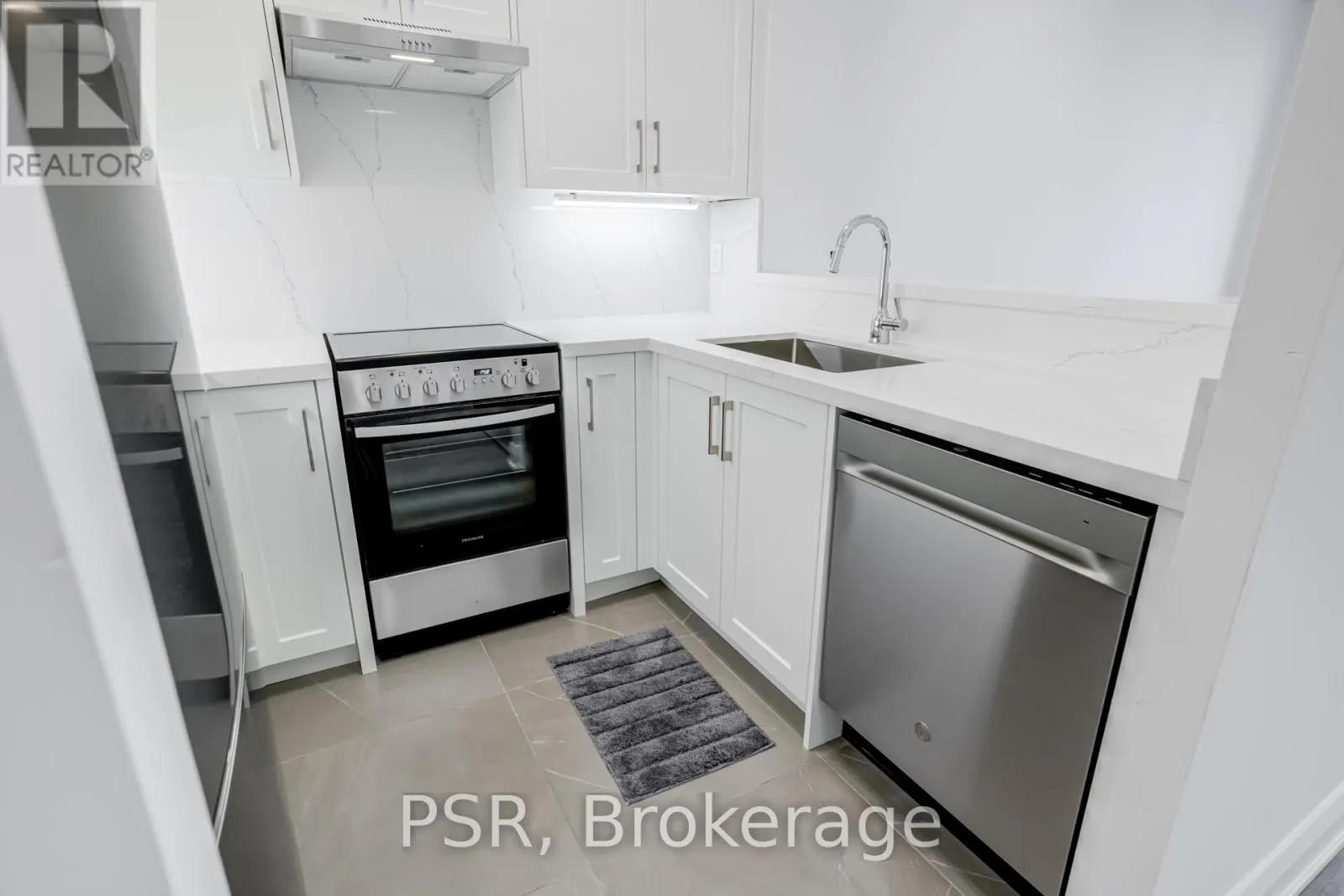 1816 - 7 KING STREET E