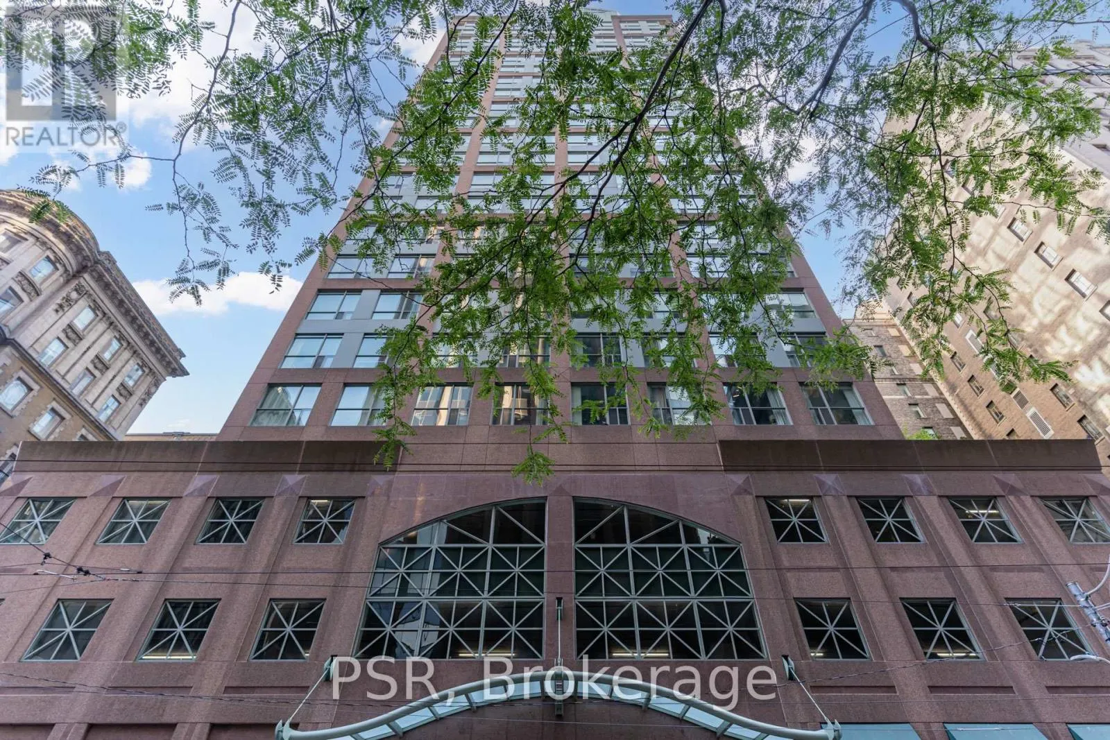 1816 - 7 KING STREET E