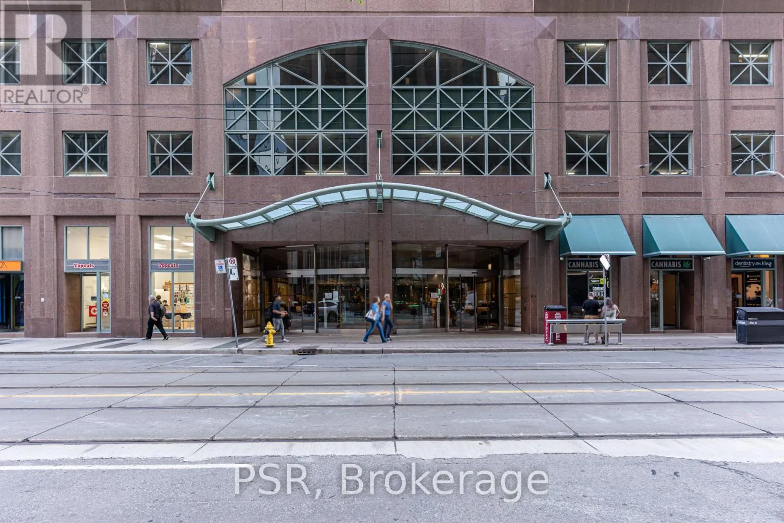 1816 - 7 KING STREET E